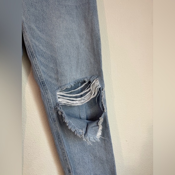 Paige Doretta Destructed Light Wash Noella Raw Hem Straight Denim Jeans Size 28 - Picture 3 of 7